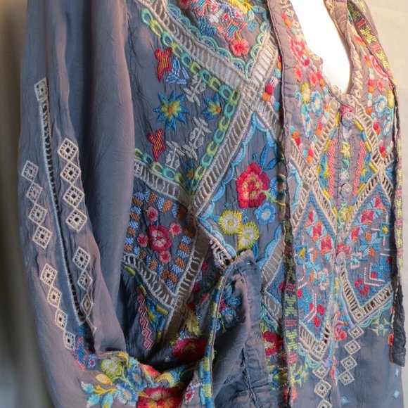 Johnny Was embroidered blouse - Picture 2 of 5